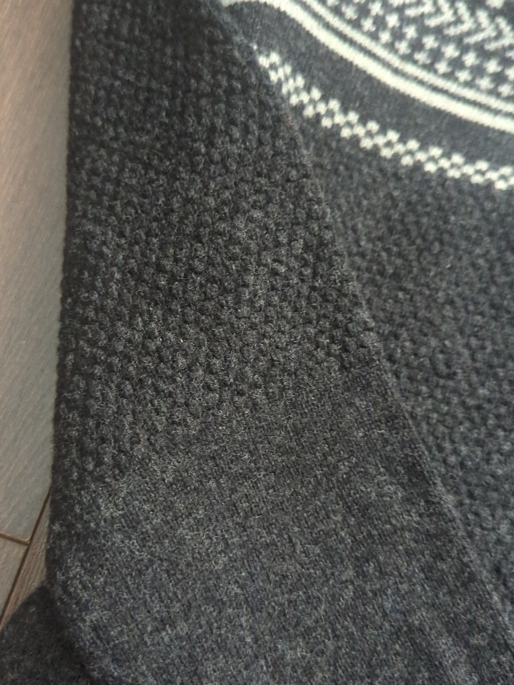 Vintage FRED PERRY Lambswool Charcoal and Cream Fair Isle Crewneck Sweater - Picture 13 of 13